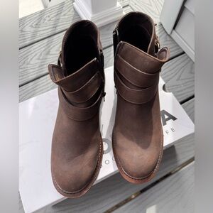 Women’s Brown Ankle Boots - 7 1/2